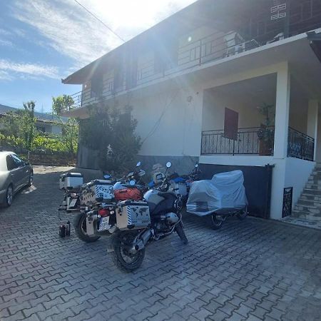 Guest House Xhaferaj Берат Екстер'єр фото