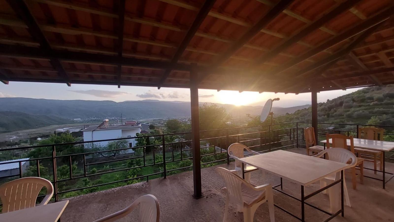Guest House Xhaferaj Берат Екстер'єр фото