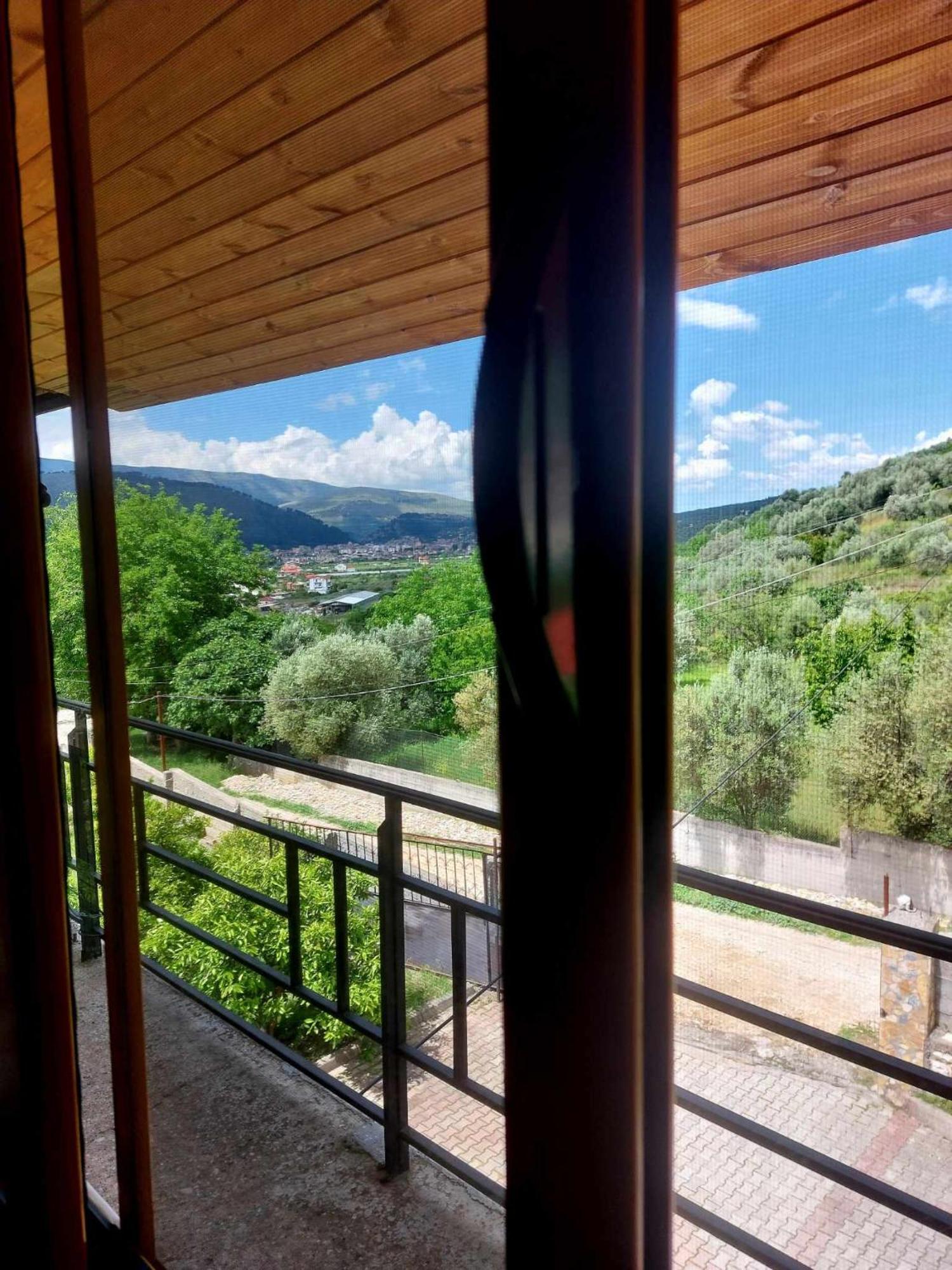Guest House Xhaferaj Берат Екстер'єр фото